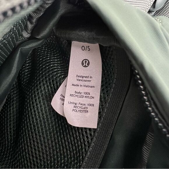 Lululemon Wunderlust Belt Bag - Picture 9 of 10